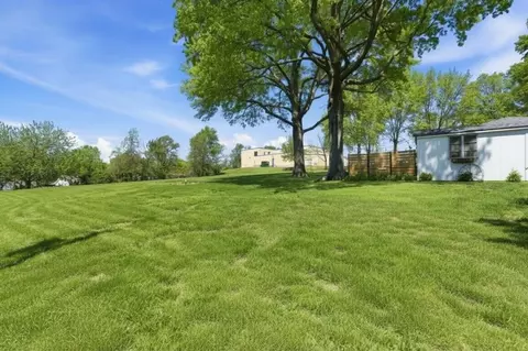 Exterior - 4402 S Phelps Rd, Independence, MO 64055 photo 10 of 13