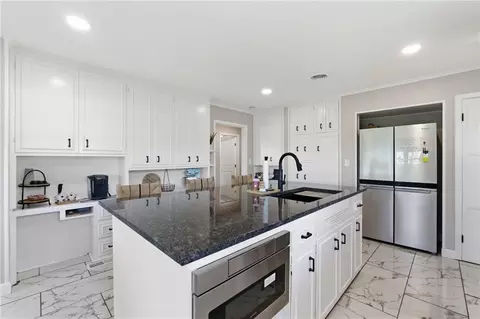 Kitchen - 4402 S Phelps Rd, Independence, MO 64055 photo 3 of 4
