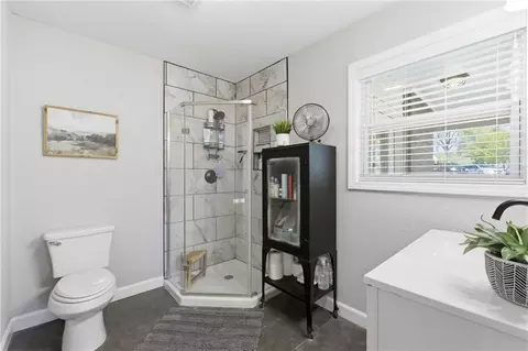 Bath - 4402 S Phelps Rd, Independence, MO 64055 photo 1 of 4