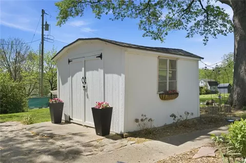 Exterior - 4402 S Phelps Rd, Independence, MO 64055 photo 7 of 13
