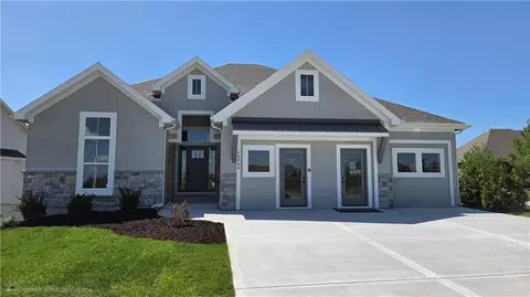 16964 S Cheshire St, Olathe, KS 66062