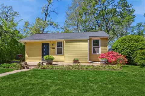 7344 Oak St, Kansas City, MO 64114