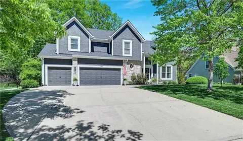 2900 W 131st St, Leawood, KS 66209