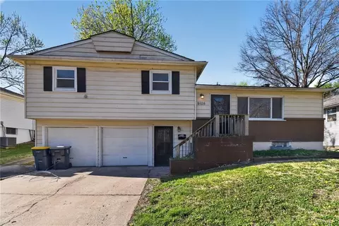 9105 E 89th St, Kansas City, MO 64138