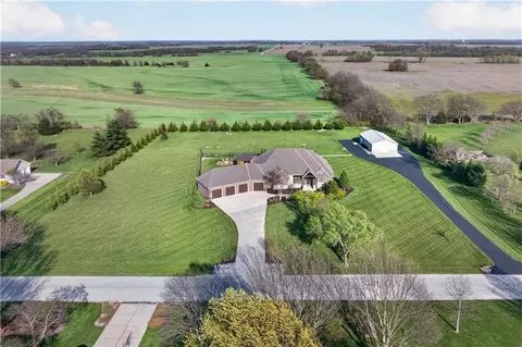 19425 Brenner St, Stilwell, KS 66085
