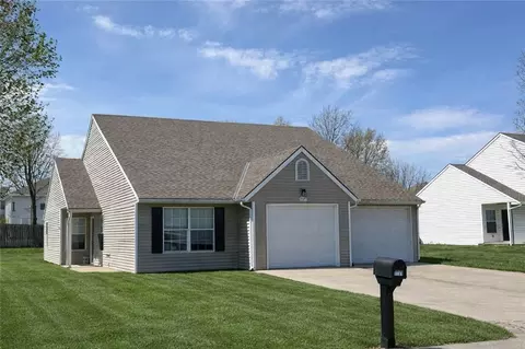 1101 Carriage Ln, Cameron, MO 64429