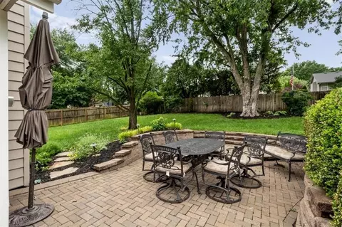 1204 NE Hendrix Dr, Lees Summit, MO 64086