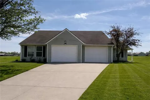 1207 Willow Brook Dr, Cameron, MO 64429