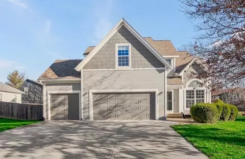 21270 W 227th St, Spring Hill, KS 66083