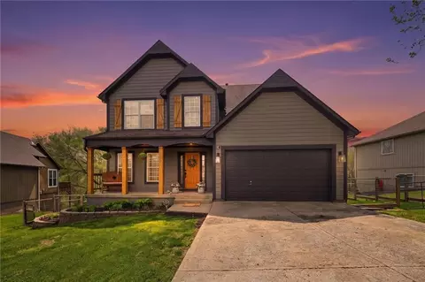 215 E Whispering Hills Blvd, Lone Jack, MO 64070