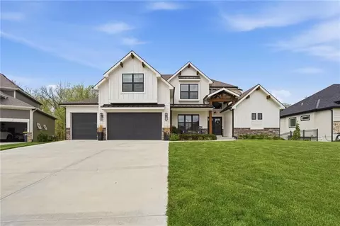 2310 Fishing Ln, Kearney, MO 64060
