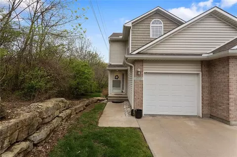 3501 NE Austin Dr, Lees Summit, MO 64064
