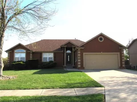 3103 Krissy Bend St, Harrisonville, MO 64701
