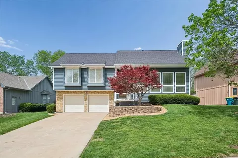 9524 W 117th St, Overland Park, KS 66210