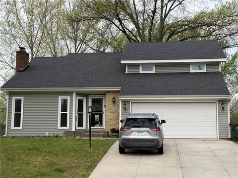 3110 Lakeview Cir, Leavenworth, KS 66048