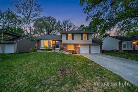 9718 Antioch Rd, Overland Park, KS 66212