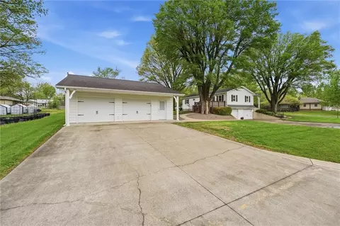 Exterior - 444 E Ash St, Drexel, MO 64742 photo 4 of 12