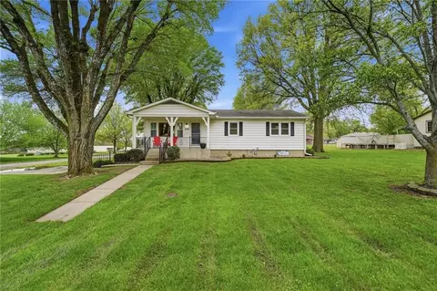 444 E Ash St, Drexel, MO 64742