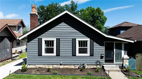 6135 Holmes St, Kansas City, MO 64110