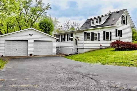 725 Ley St, Excelsior Springs, MO 64024