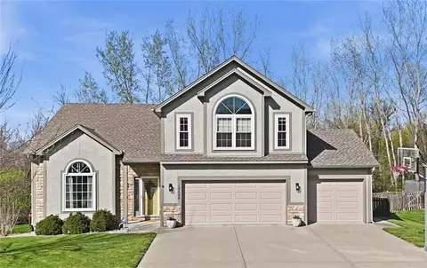 10608 NE 102nd Ter, Kansas City, MO 64157