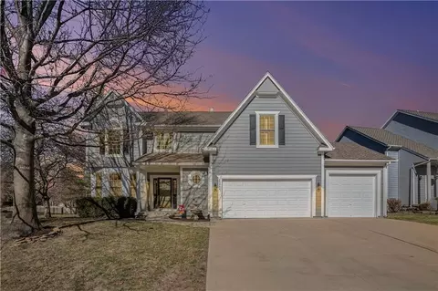 15964 W 160th Ter, Olathe, KS 66062