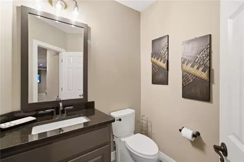 Bath - 1025 NE Moss Point Rd, Lees Summit, MO 64064 photo 9 of 10