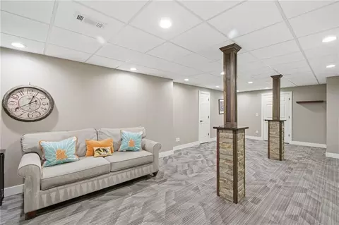Entry Way - 1025 NE Moss Point Rd, Lees Summit, MO 64064 photo 5 of 5