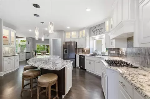 Kitchen - 1025 NE Moss Point Rd, Lees Summit, MO 64064 photo 5 of 6