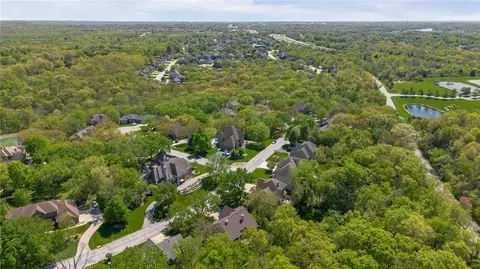View/Area - 1025 NE Moss Point Rd, Lees Summit, MO 64064 photo 3 of 7