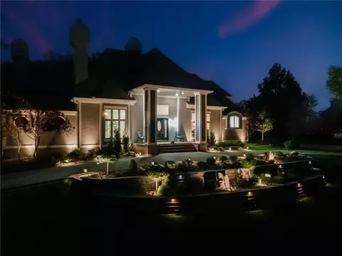 Exterior - 1025 NE Moss Point Rd, Lees Summit, MO 64064 photo 9 of 25