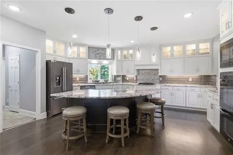 Kitchen - 1025 NE Moss Point Rd, Lees Summit, MO 64064 photo 2 of 6