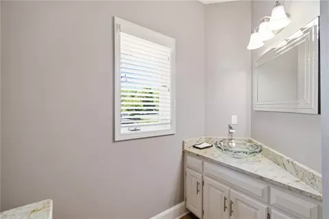 Bath - 1025 NE Moss Point Rd, Lees Summit, MO 64064 photo 10 of 10