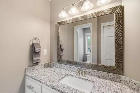 Bath - 1025 NE Moss Point Rd, Lees Summit, MO 64064 photo 6 of 10