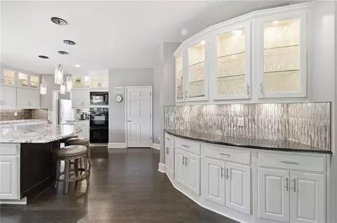 Kitchen - 1025 NE Moss Point Rd, Lees Summit, MO 64064 photo 1 of 6