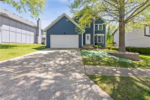 22003 W 47th Ter, Shawnee, KS 66226