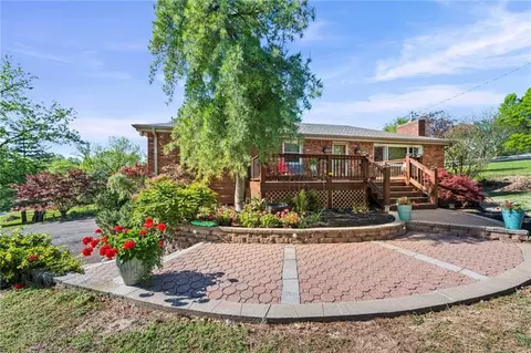 17307 E Courtney Atherton Rd, Independence, MO 64058