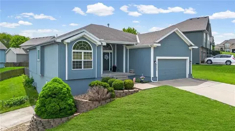10727 N Tennessee Ave, Kansas City, MO 64157