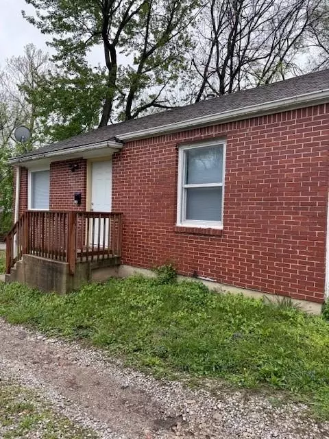 732 W Stone St, Independence, MO 64050