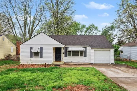 7723 Sni-a-bar Rd, Kansas City, MO 64129