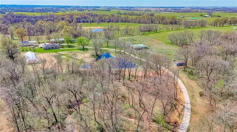450 SW 725 Rd, Chilhowee, MO 64733
