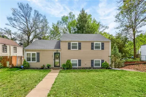 639 NE 45th St, Kansas City, MO 64116