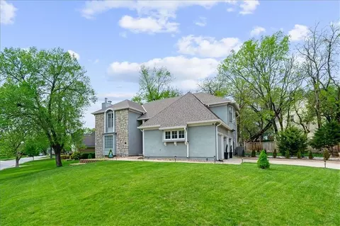 4300 W 125th Ter, Leawood, KS 66209