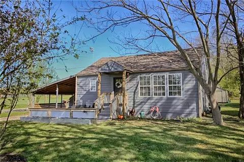 1144 Chestnut St, Osawatomie, KS 66064