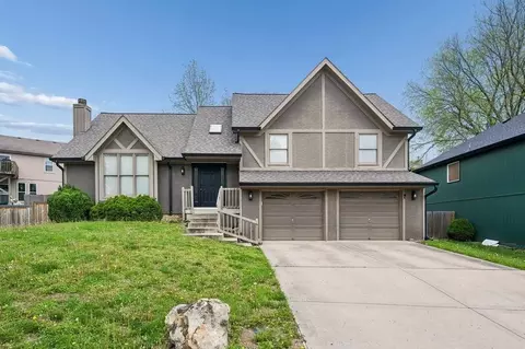 14611 Killarney Ln, Smithville, MO 64089