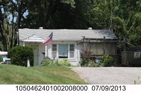 9534 Swartz Rd, Kansas City, KS 66111