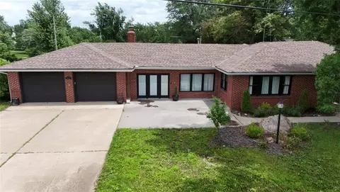 411 S Hillcrest Dr, Maysville, MO 64469