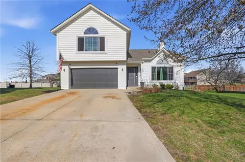 1624 SE 11th St, Lees Summit, MO 64081