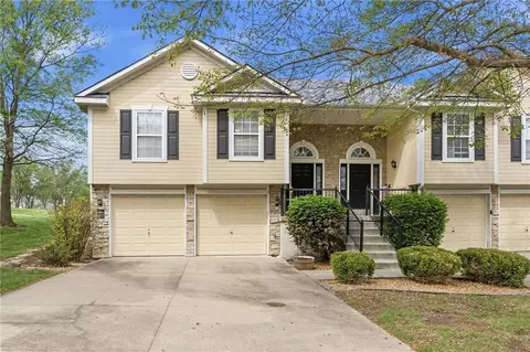 1308 Ashley Dr, Grain Valley, MO 64029