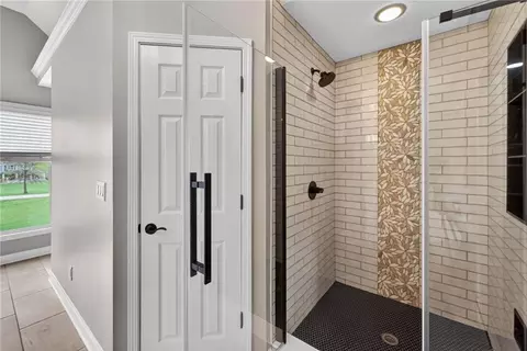 Bath - 905 Florence Ave, Raymore, MO 64083 photo 4 of 11